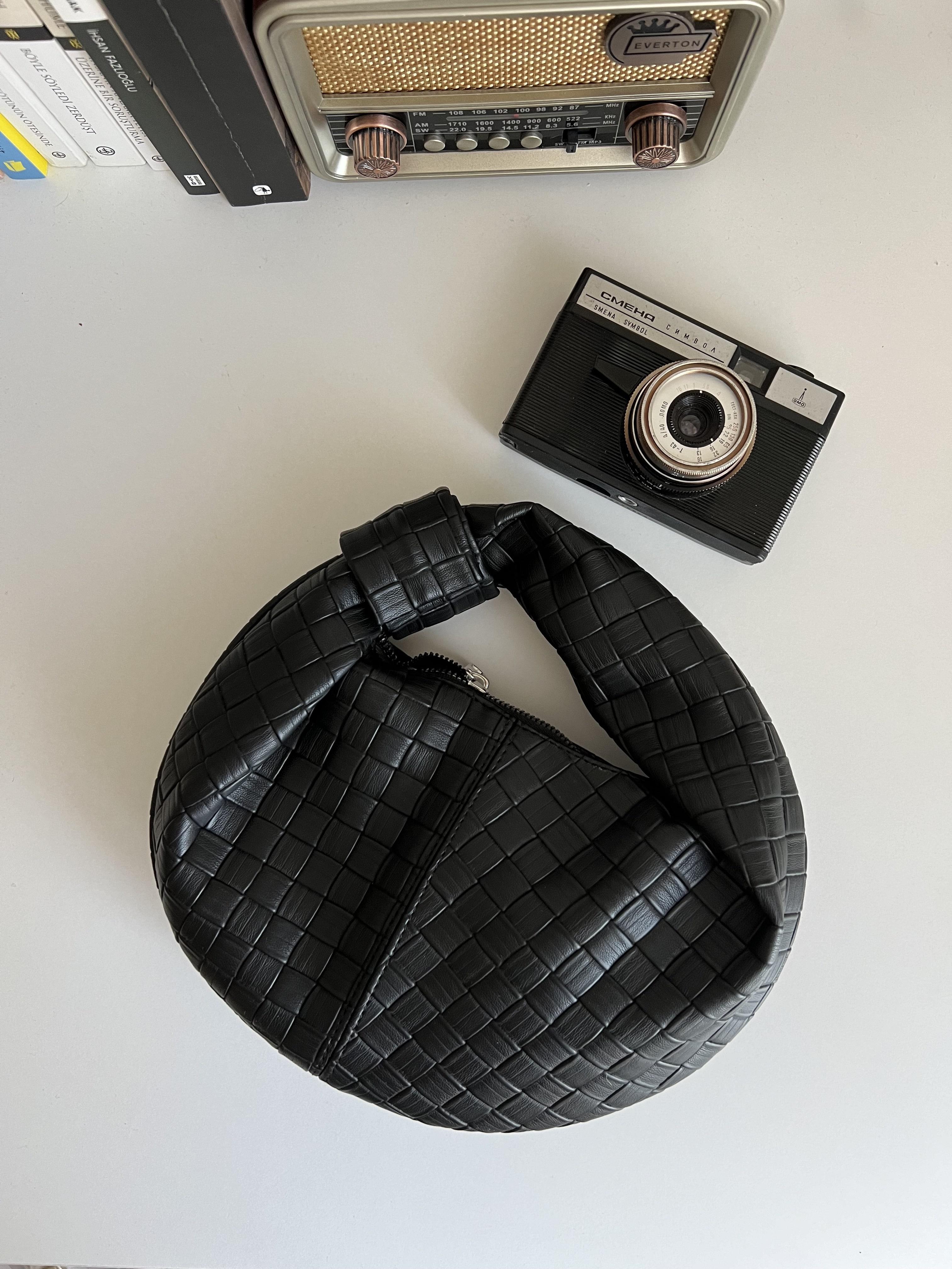 Örgü Detaylı Baget Çanta SİYAH