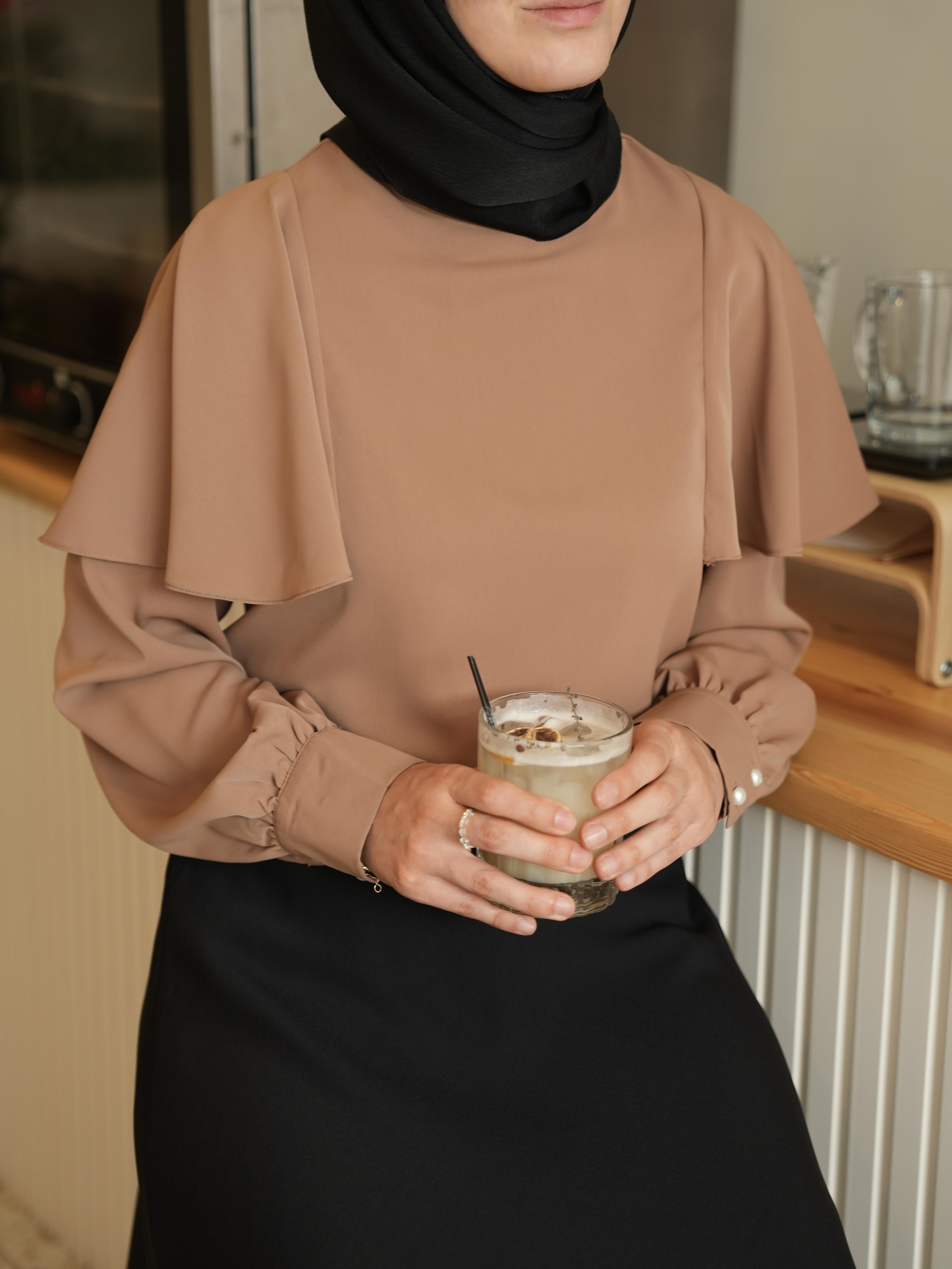 Pelerinli Bluz CAMEL