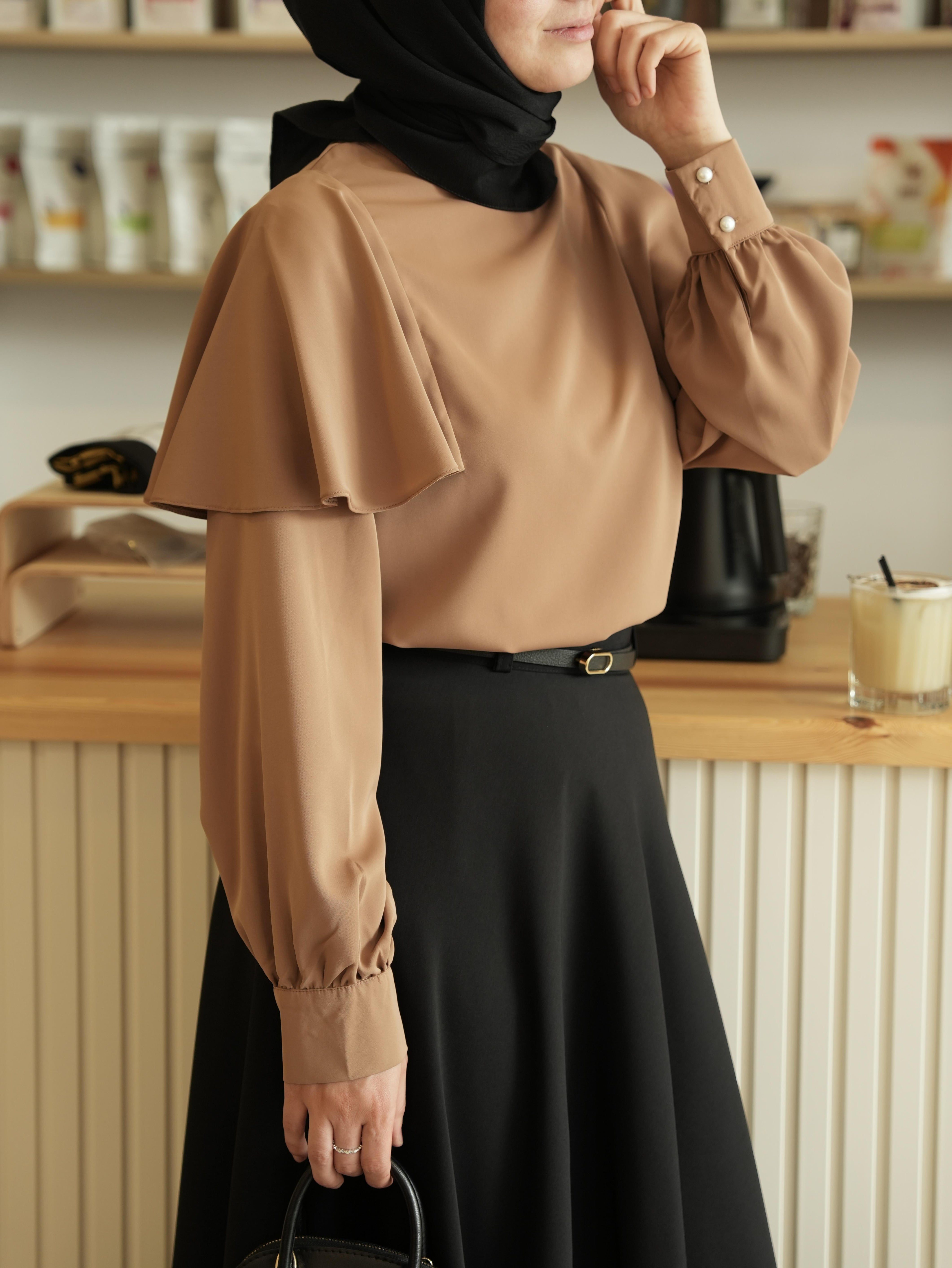 Pelerinli Bluz CAMEL