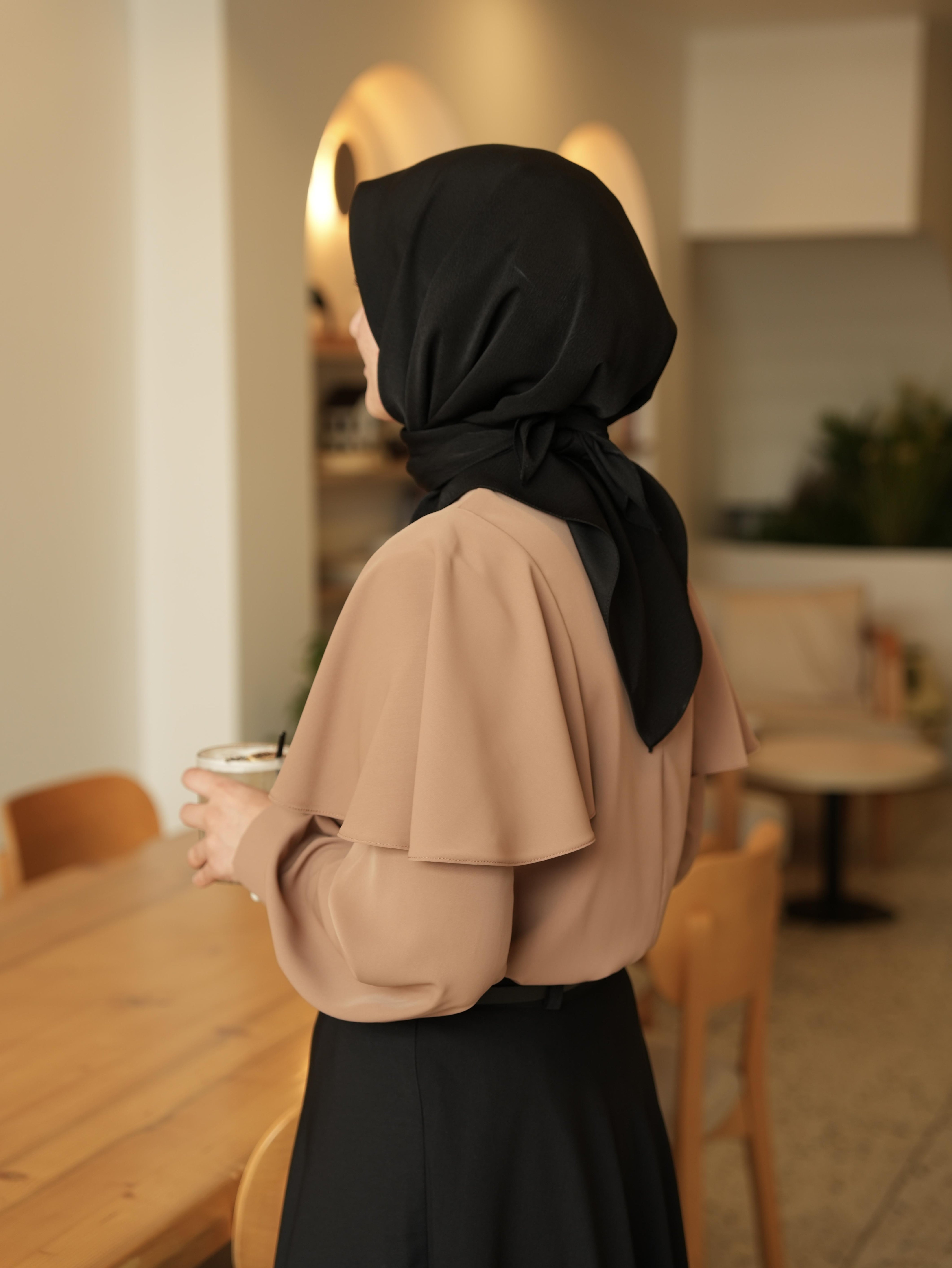 Pelerinli Bluz CAMEL