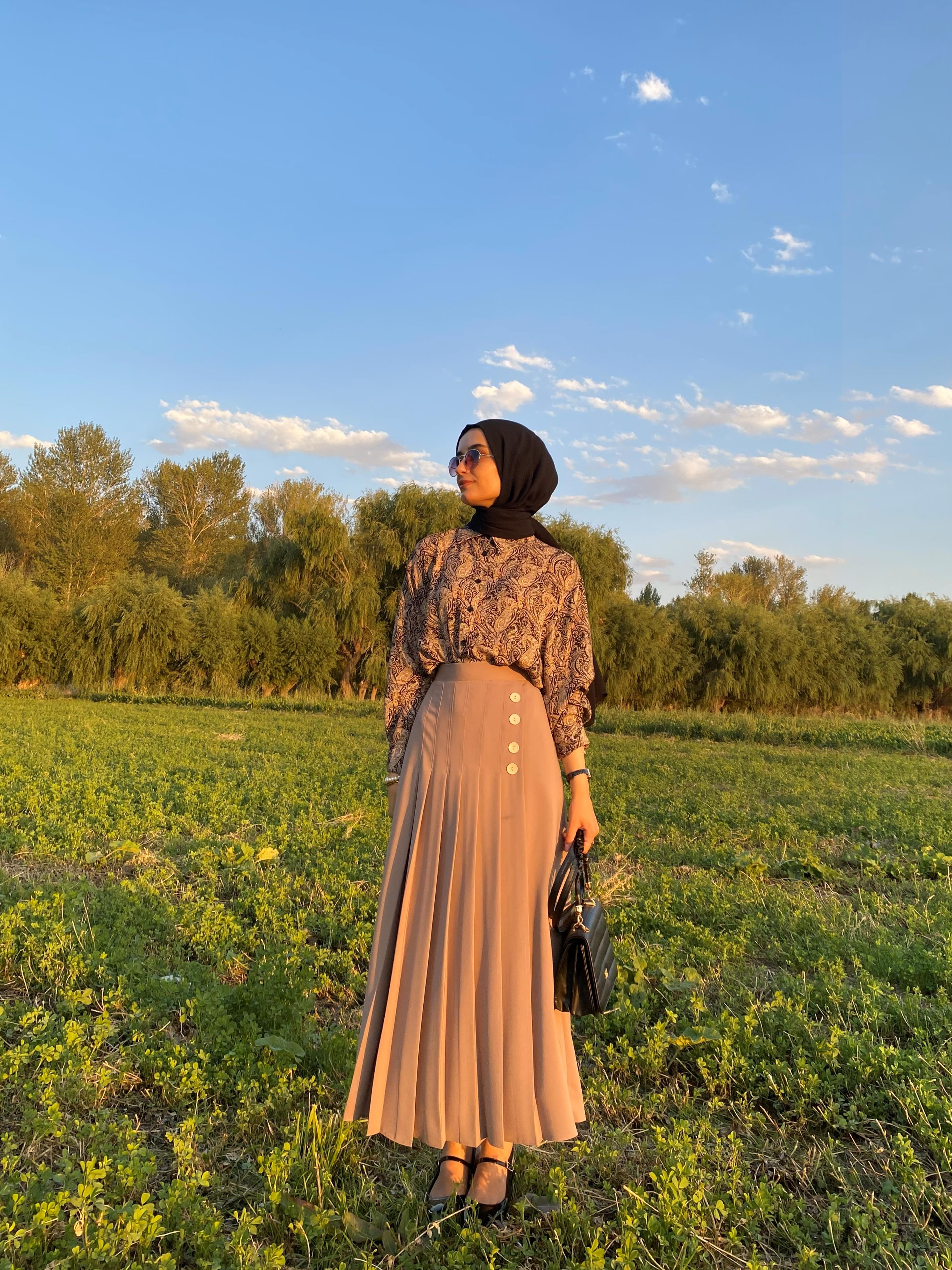 Pileli Yan Düğmeli Etek Vizon