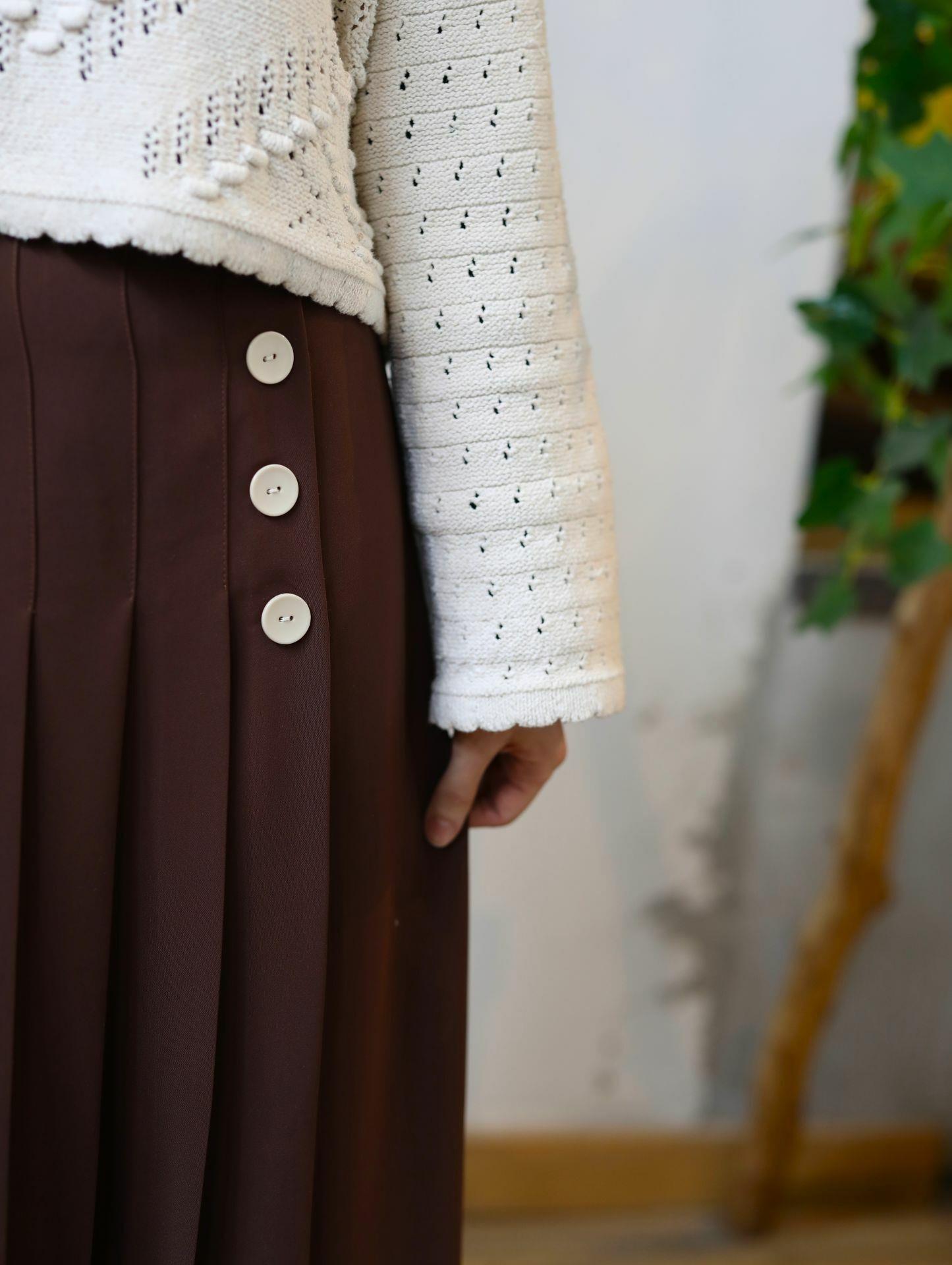 Pileli Yan Düğmeli Etek Kahverengi