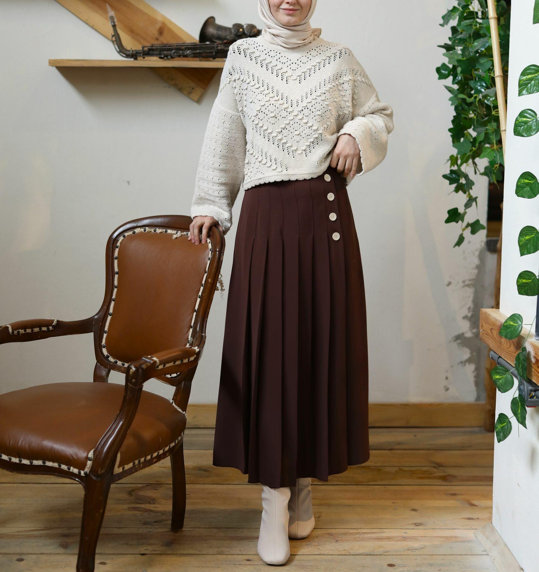 Pileli Yan Düğmeli Etek Kahverengi