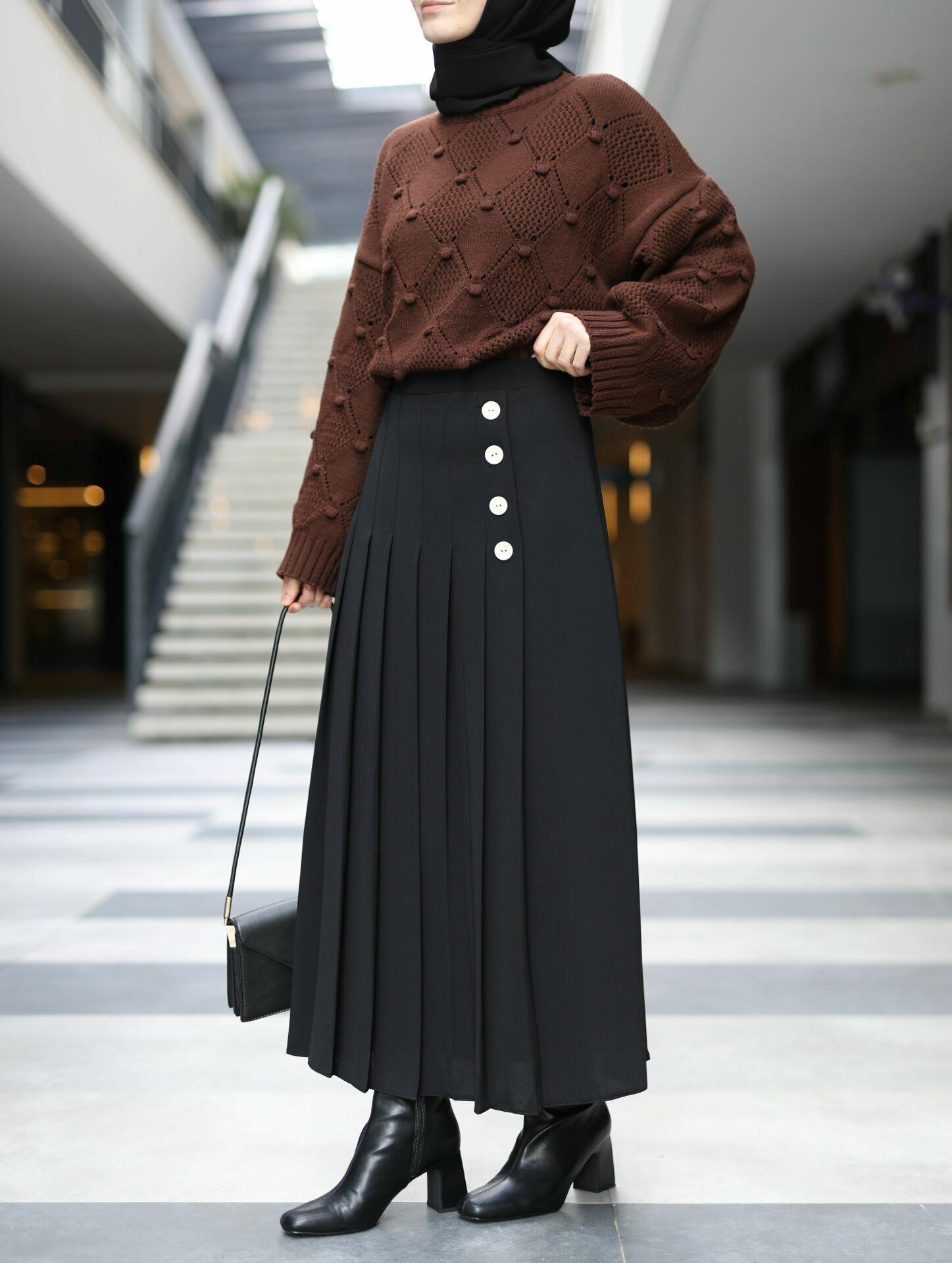 Pileli Yan Düğmeli Etek Siyah