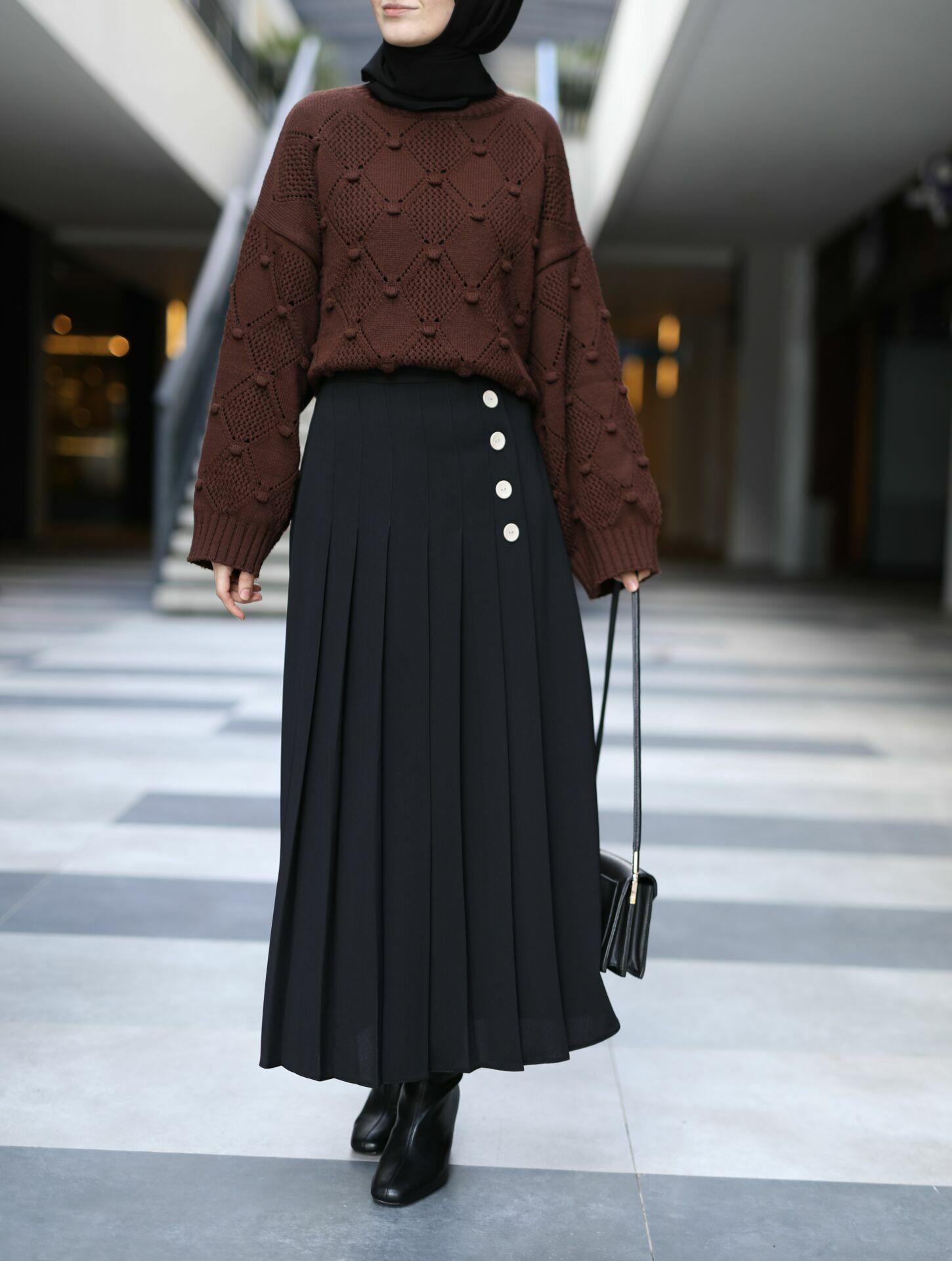 Pileli Yan Düğmeli Etek Siyah