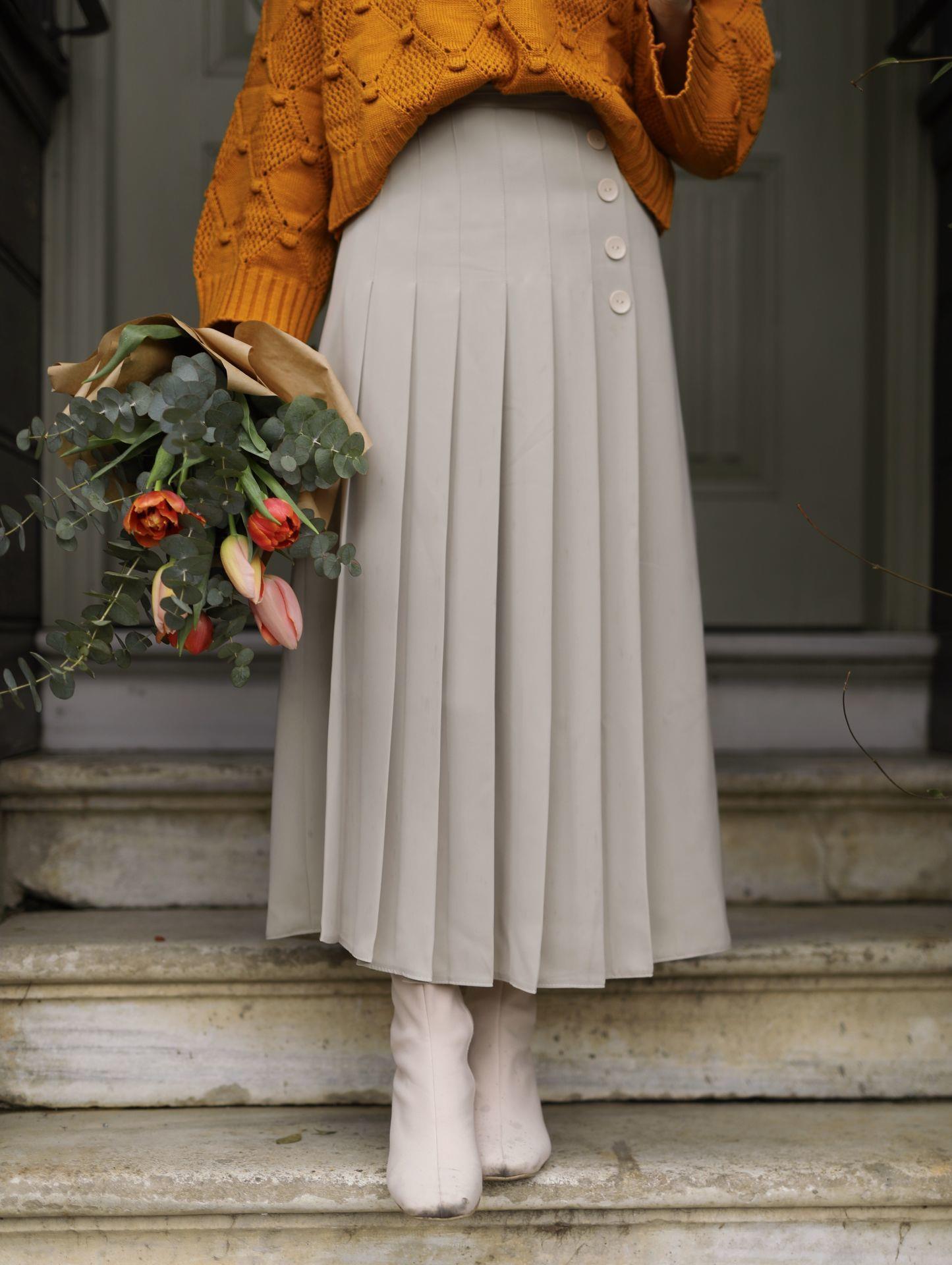 Pileli Yan Düğmeli Etek TAŞ