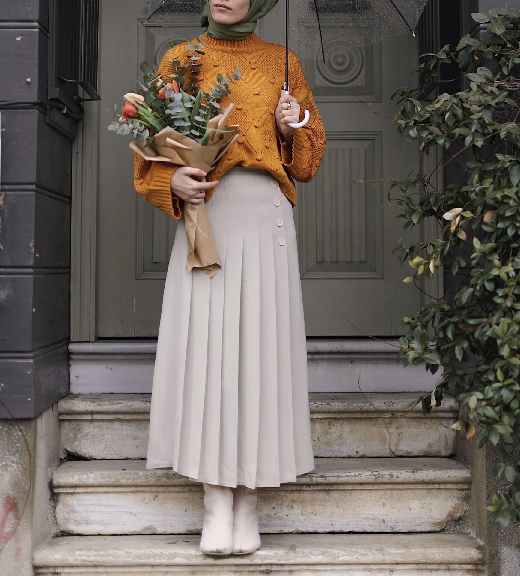 Pileli Yan Düğmeli Etek Taş