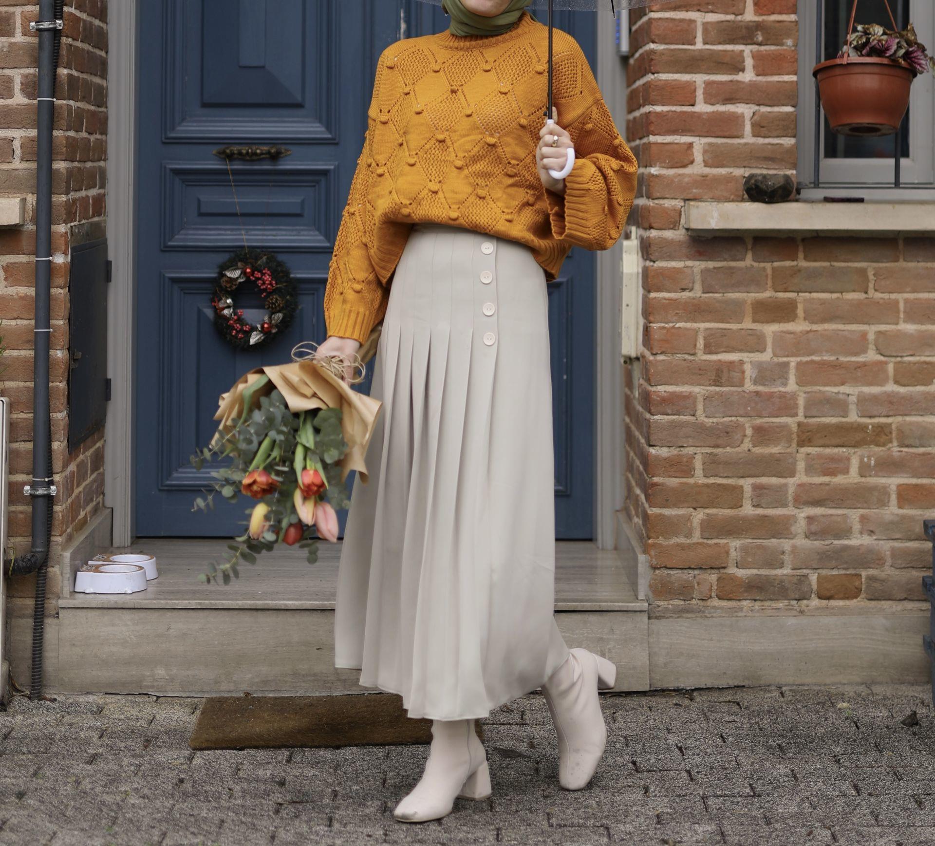 Pileli Yan Düğmeli Etek Taş